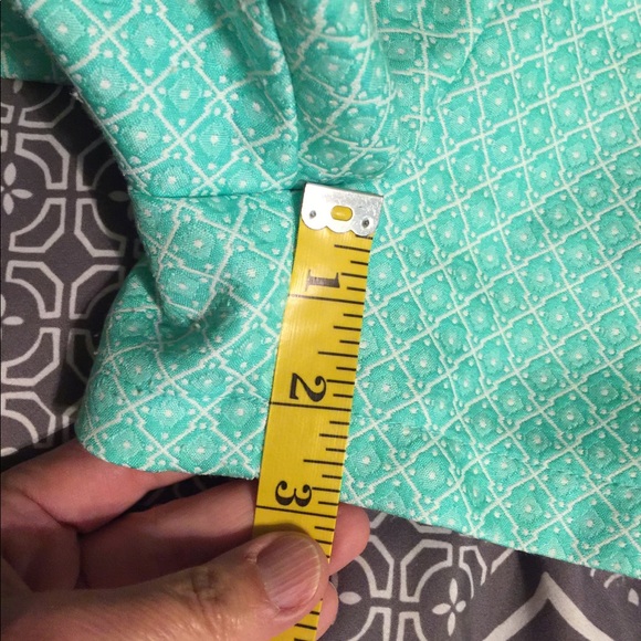 Beautiful textured shorts by Very J size Large - Picture 7 of 7